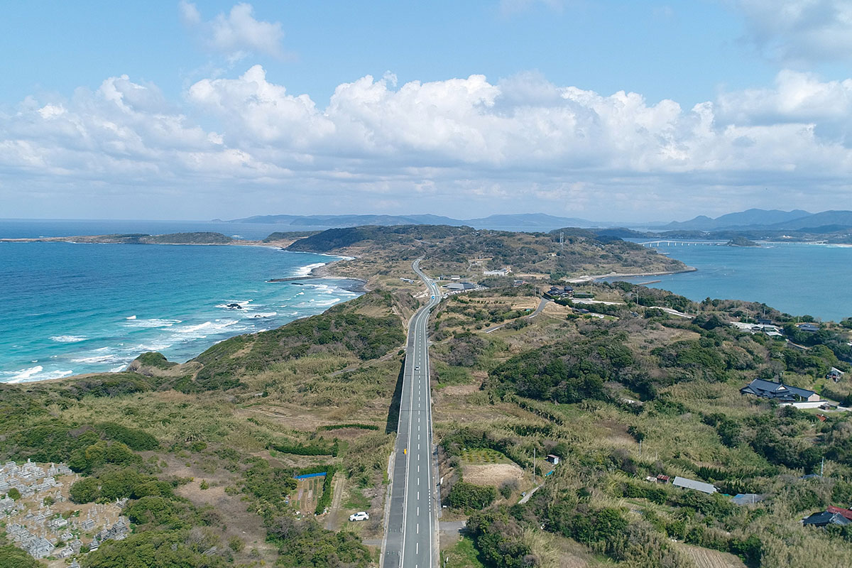 「ドローン空撮からみる、海を一望できる山口県・角島大橋」記事内画像