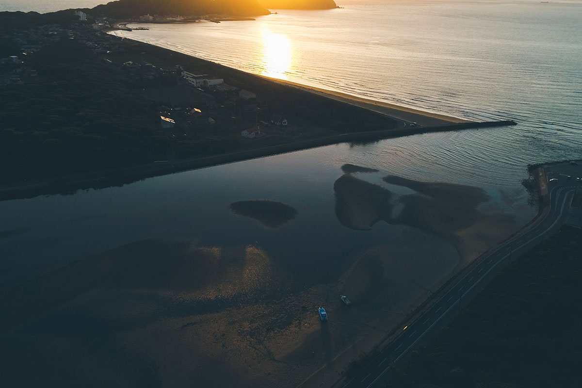 「ドローン空撮からみる、福岡県宗像市北斗の水くみ海浜公園」記事内画像